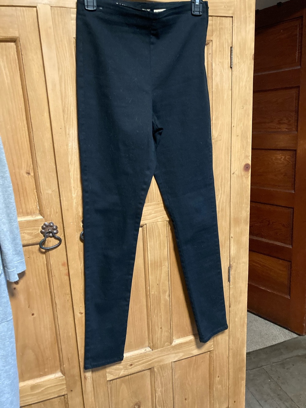 Black Ankle-Length Ponte Leggings